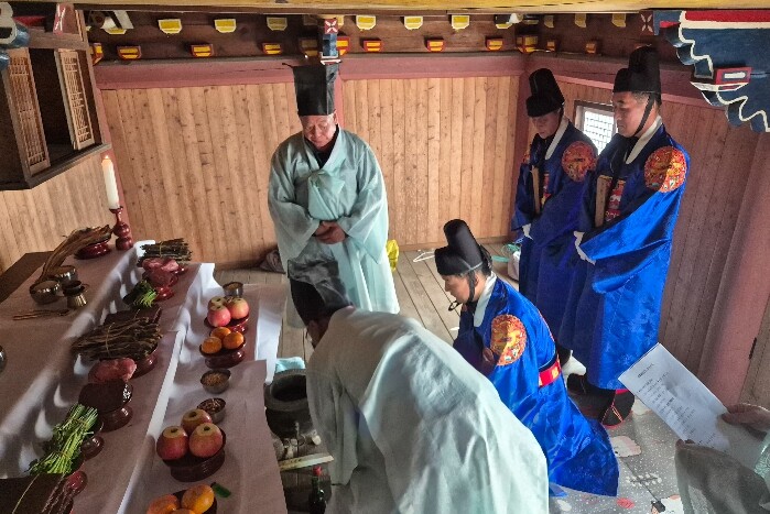 정선군, 제73회 노추산 이성대 다례...
