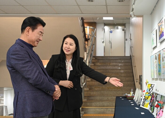 시민갤러리에 ‘꼬마 예술가들’이 떴다...