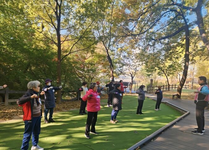 건강 찾고 친구 찾으며 서로 돌보는 ...