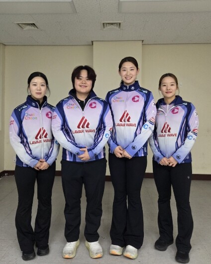 춘천시청 컬링팀 ‘빙판의 사령관’ 박...