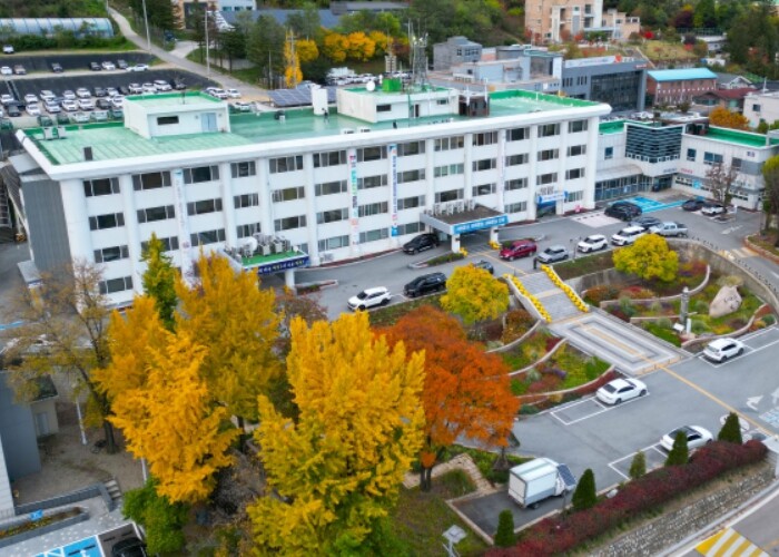 인제군 한국시집박물관, 상반기 문예강...