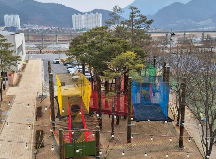 영월군 가족센터, 그물 놀이시설 설치...