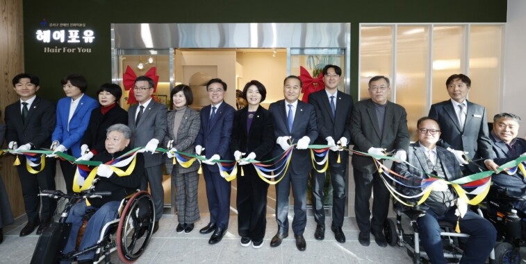 ‘미용~샴푸 논스톱’ 강서 장애인 친...