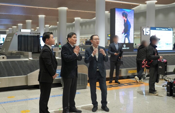 관세청장, 인천공항 통관현장 긴급 점...