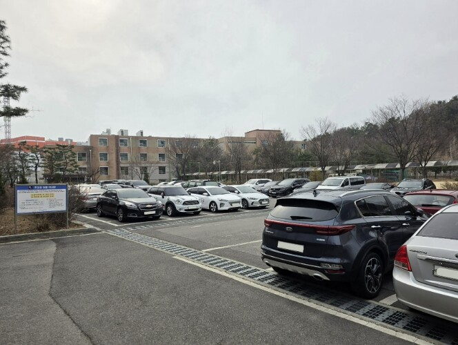 성남시, 한국폴리텍대학교 주차장 30...
