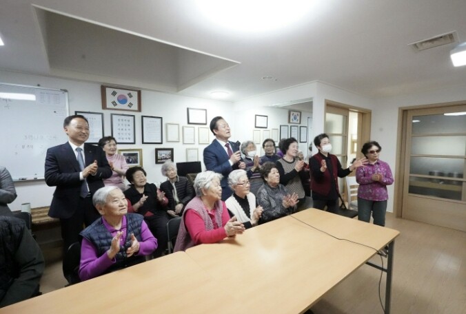 홍천군, 어르신 화상 소통 문화행사 ...