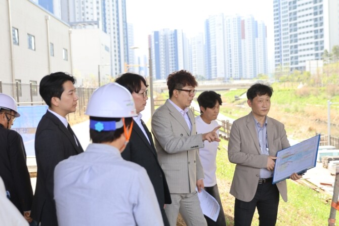 송승환 서구의장, 모경종 국회의원과 ...