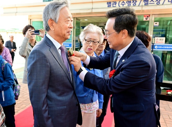 인천시, 제54회 어버이날 기념행사 ...