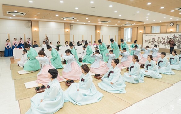 부산시 여성문화회관, 제54회 성년의...