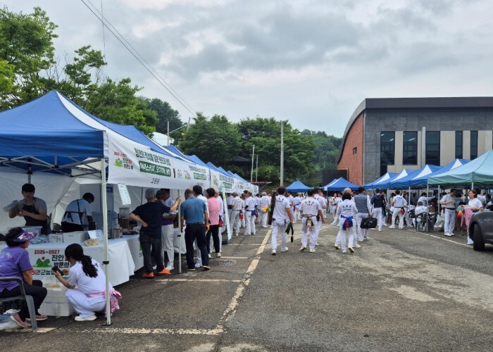 전국 궁도인 1,800명, 진안서 ‘...