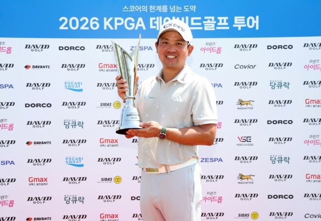 2일 간 버디 18개 잡아 낸 케빈 ...