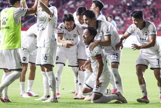‘포항 원정 4연승’ 김천상무, 포항...