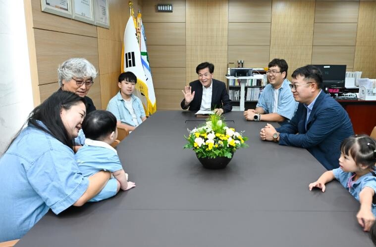 밀양시, 다둥이 가족과 함께한 특별한...