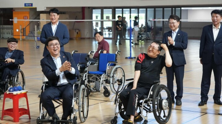 최휘영 장관, 춘천 반다비체육센터 방...
