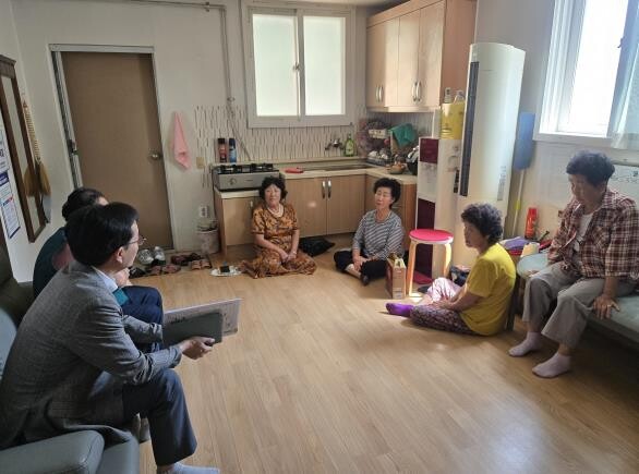 천안시 동남구, 연일 폭염 속 경로당...