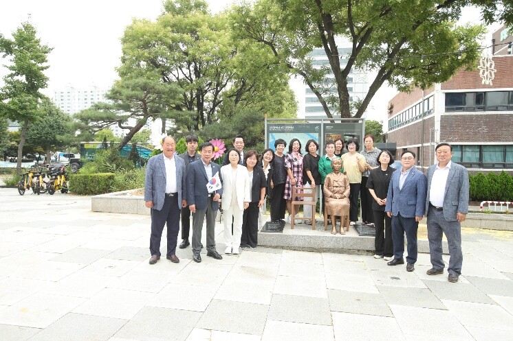 서해구, 광복절 앞두고 평화의 소녀상...