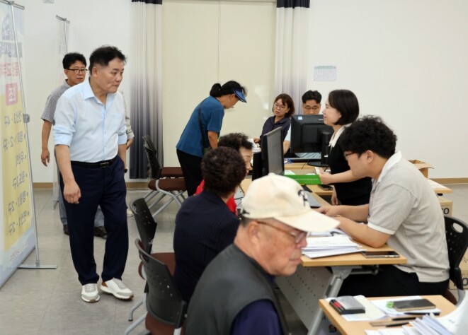 사순문 장흥군수, 민생안정지원금 찾아...