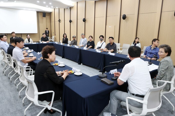 수원특례시의회, 나주시의회 방문단 맞...